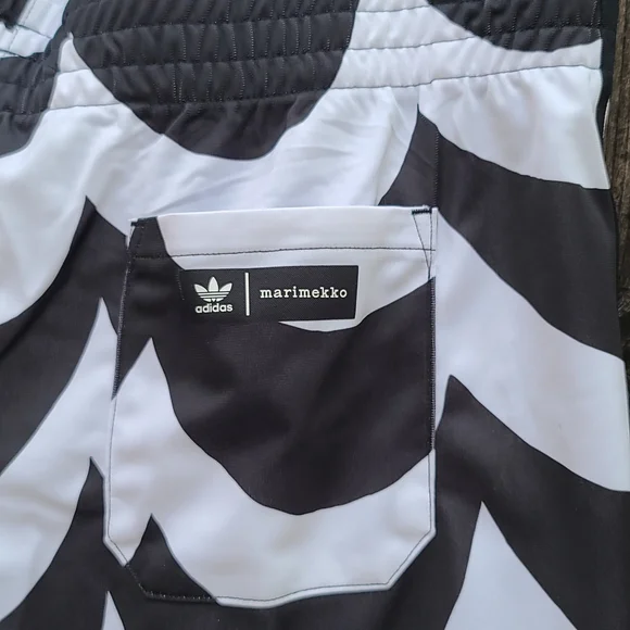 adidas originals X Marimekko Primegreen Sustainable Athletic Shorts Plus Size 2X - Picture 11 of 16